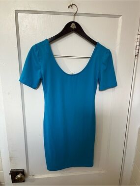 Capella Apparel Turquoise Blue Scoop Neck Bodycon Mini Dress Size L EUC